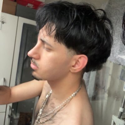 h0rnydih's profile picture. 👀