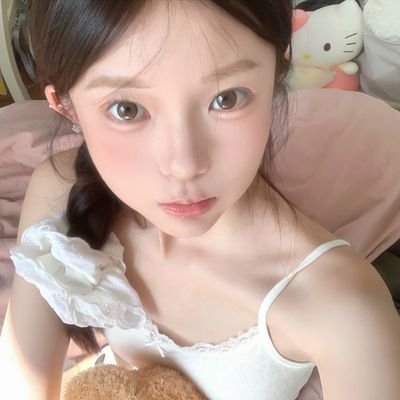 velzui's profile picture. 𐂯 ˖°. 🥖 catto buns n bakery 👩‍🍳 ⡙ ៸៸ honeypie, cupcake, find ur cute lil mawkish treats baked w/ love 🍮  ִ 𖹭  빵. ding - dong!ヽ꒰ choose ur fave 🥨 ..𖣁+ ⁺