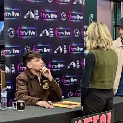 vanessa ໑̣ 🌻✨ on tour