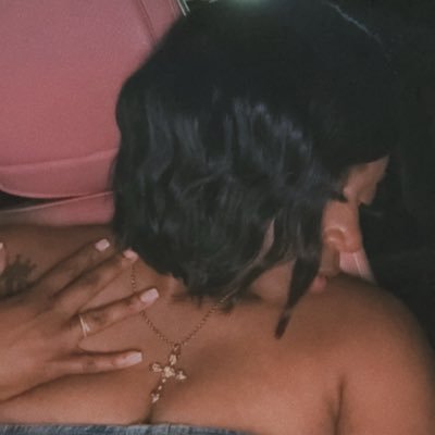 miahbeautiful_'s profile picture. dark skin with a sweet smell 🍯 | twenty9