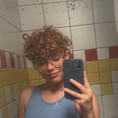 sanniekey's profile picture. artista, mas nas horas vagas estudo engenharia elétrica.