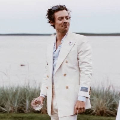 louisgfhrry's profile picture. Kiss all the time. Disco, occasionally. 𖧧𓏲࣪ ⨾ ៹ ˖࣪ .𓂅𓍯 ❯❯❯❯