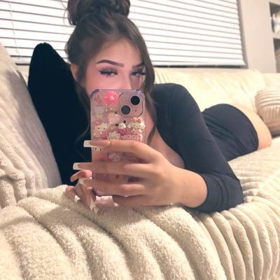 sluttcatgirl's profile picture. ur wettest dream 💌