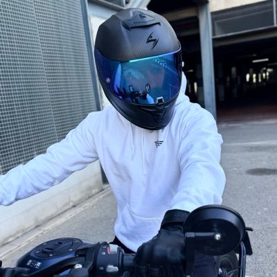 AlejandroNoxir's profile picture. Building and supporting things I believe in. Freedom seeker. Entrepreneur & content creator.