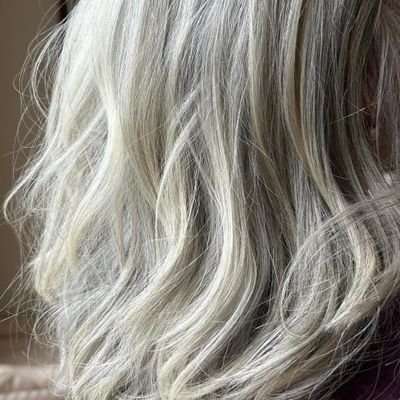 eterea_eterea's profile picture. Ego ibi, tibi ero.
In cerca di #PerleSpirituali.
Sono curiosa. 
Preferisco stare sola che nella stanza sbagliata. Abbasso la testa solo per pregare 🙏