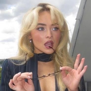 finallyxlean's profile picture. taybrina | father figure stan | not impersonating | ifb :)