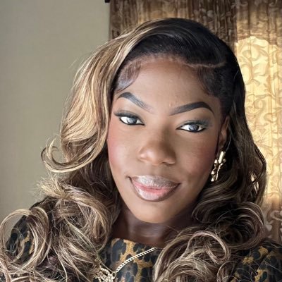 MauriciaM_'s profile picture. Enjoyment and abundance!