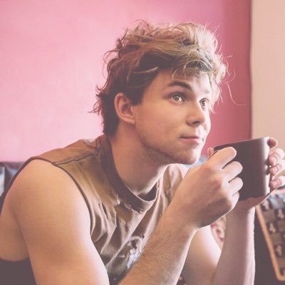 flatlineghosts's profile picture. I play guitar but she’s into drummers (fan account)