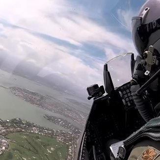 syafika_pratama's profile picture. アートとカフェ巡りが大好きな26歳！最近はデジタルイラストに挑戦中。お気に入りの本について語り合える友達募集中です♪ フォロバ100