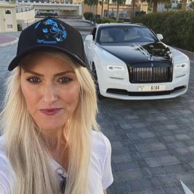 evankate28907's profile picture. 