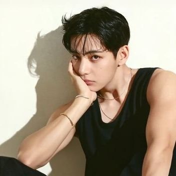 Oosunki24's profile picture. ♡taehyungholic♡
☆fujoblossoms☆