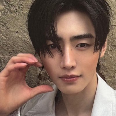 engenesky's profile picture. ENHYPEN = my peace 💗 ENGENE 24/7 🫶 🎧 Music, love, and 7 shining lights ✨ @ENHYPEN_members