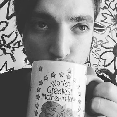 xianzombvampyre's profile picture. 🛸  they/them 21
priv: @asylumdisciple_