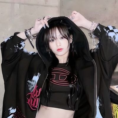 yoshiwoo28's profile picture. multi stan ♡