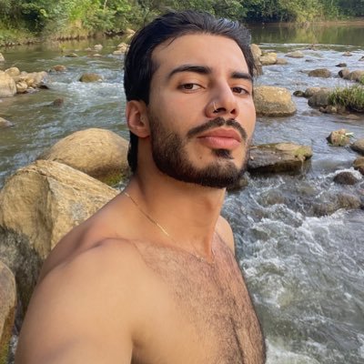 Vhoffman_'s profile picture. A man who shows his natural connection 🍃Latin ♏️ Broadcaster, Content Creator  ⤵️