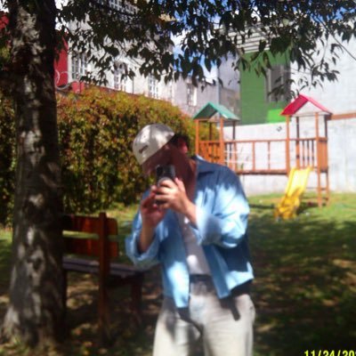 crishnatareno's profile picture. Nacido en los 90s con el corazón en los 80s y estilo de los 70s.