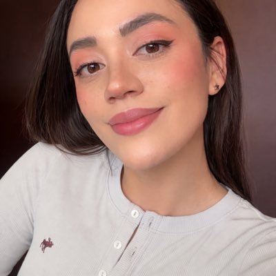 taielpida's profile picture. what is like to go through life as a really beautiful woman. lucky number: 42.195