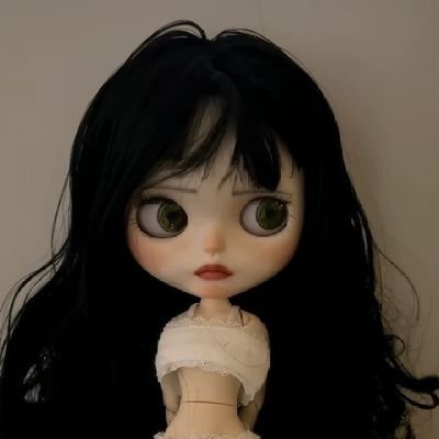 cuztiest's profile picture. leave me alone pls