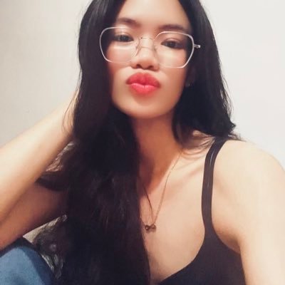 strawberyll__'s profile picture. 