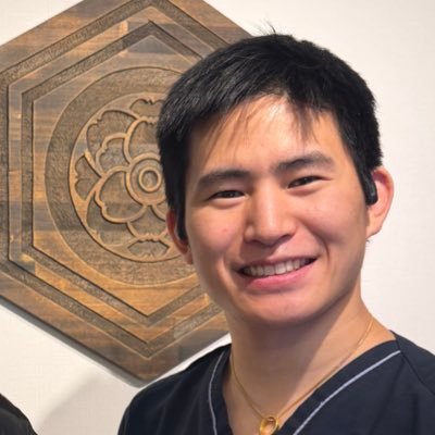 THE_FIRSTCLINIC's profile picture. 美容を地域医療の一環に❗️小顔専門クリニック。多摩院／町田院✨ 駅近5分以内❤️  元脳外科。Foreign friendly clinic ペロブスカイト太陽光電池を桐蔭横浜大学の宮坂力教授と共同研究中🧪 BJJ⬛️⬛️🟥⬛️×MMA🤛ご予約は下記リンクから！