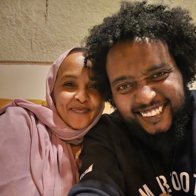 malkia____'s profile picture. GIANT CUPCAKE