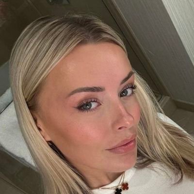 OliviaIsab0dn's profile picture. Don't compare me with anyone else 👌