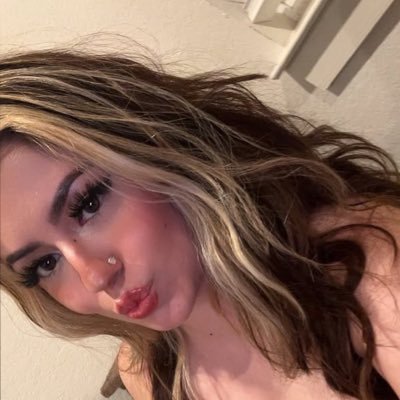 Sarinamii149701's profile picture. 