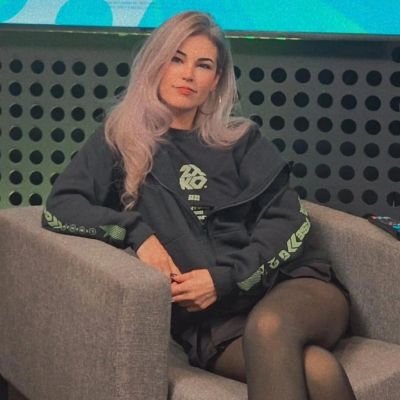kari_akane's profile picture. She | Her - Creator of @fightingirlscbr  l 
#2xkobrasil FGC | Criadora de conteúdo
 | Instagram: kary.akane ✨️jogue 2xko💚 agora tem para console também 😍