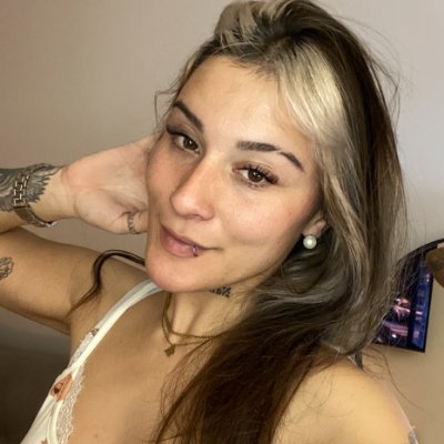 mileywithmagic's profile picture. Inked bartender with warm smile, calm energy, brown hair ✨