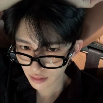 ppnarapvit's profile picture. Known for his charismatic presence and confident stage persona (2001)