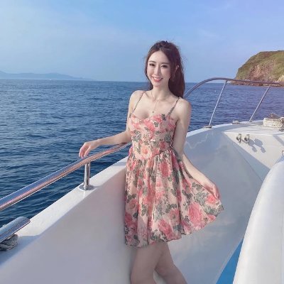 ClaireChu8611's profile picture. 💄Cosmetics wholesaler🚀Aerospace enthusiast🗨️If you also love the sky and food, then we definitely have a lot in common.