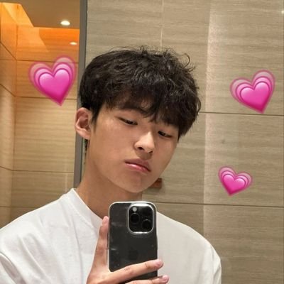 zzyh522's profile picture. 一名男大