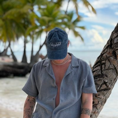 rb_emluk's profile picture. hola