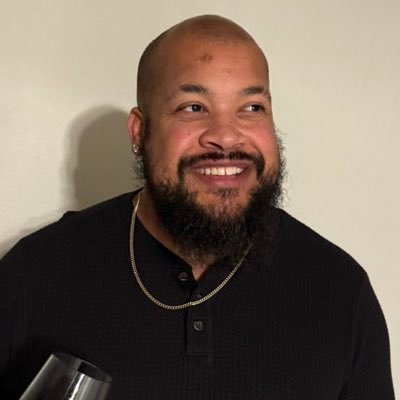 KennyKing_Jr's profile picture. “All black everything, you know my fresh code” Host: Real Talk @bluewirepods PFWA member Contributor: @VegasSportsTD