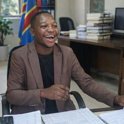 SKafuanda's profile picture. Politologue en formation,  motivé , chercheur, entrepreneur libre et militant de la structure 2Heures pour le Congo.