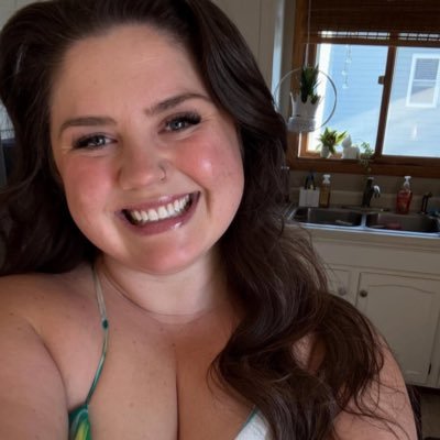 Chloecamillaaa's profile picture. 