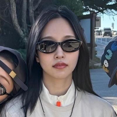 rushsatzu's profile picture. TWICE: OT9 ~⇢ Nine or None ⇠~ Never forget.