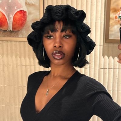 aquarar3's profile picture. Dear Diary…. ||| 𝐄𝐧𝐢𝐠𝐦𝐚𝐭𝐢𝐜 🖤