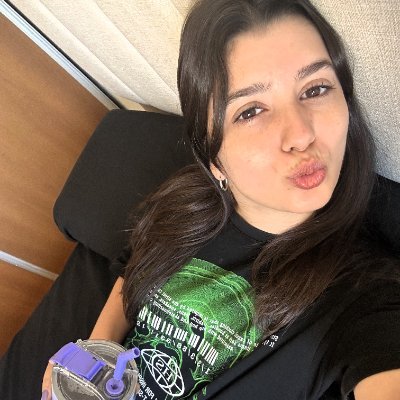 dakotaprism's profile picture. future dental hygienist
yoga flows & spooky films
simple life, good vibes