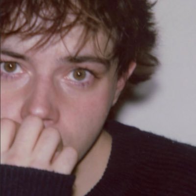 thecruxed's profile picture. can one be great? can one be kind? when history shows, they're not intertwined @cruxdeluxes