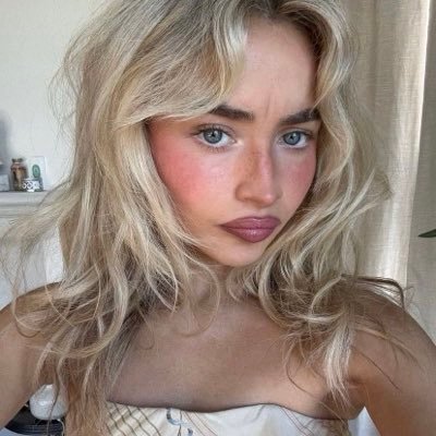 isugakoo's profile picture. 