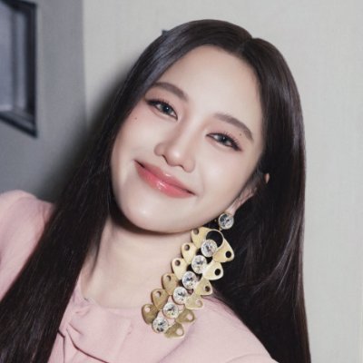 FreenTrend's profile picture. Fashion collection of FREEN SAROCHA 🤍
All photos are credited to the respective owner