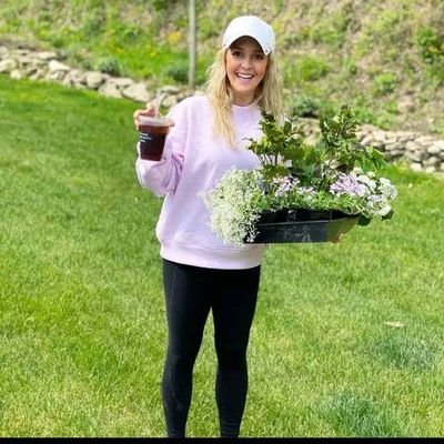 wilsbell654's profile picture. Grief doesn’t define me 🌧️ but it’s part of my story 📖 Widower 💔 New to Twitter 🐣 I believe in second chances 💫 soft hearts 💗 and real conversations 💬