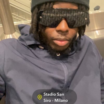 r3allionaire's profile picture. Rent’s due.