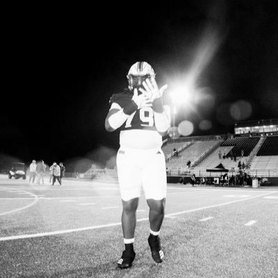 Trey_Small57's profile picture. 6’5 290 OL Class of 2027 @gomavsfb