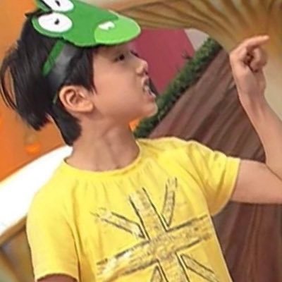 filhadorenjunii's profile picture. não ligo pra nada não quero saber de nada não me importo só estou aqui pra falar merda e bisbilhotar o nct, a ariana, o bruno, o zayn e a isabella menin.🐝