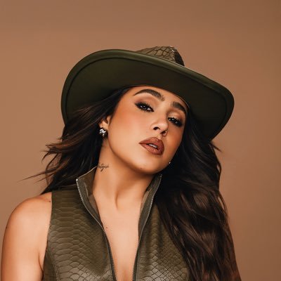 LauanaPrado's profile picture. 