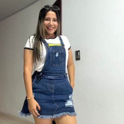 leslyssantos's profile picture. 