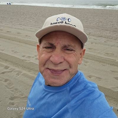 robertprov22555's profile picture. 'i  am single.   ive been retired  for over 5 . yes.
  I live close to the ocean. i need a partner in crime.