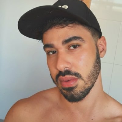 jhonamarof's profile picture. Aqui eu só gozo… da vida mesmo.